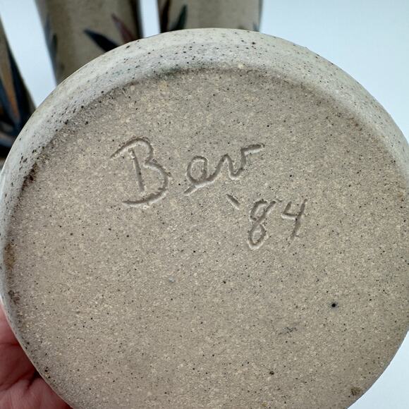 Vintage Pottery Mugs Tallboy Signed "Bev '84" 5.5" tall Set of 4 - Picture 4 of 8